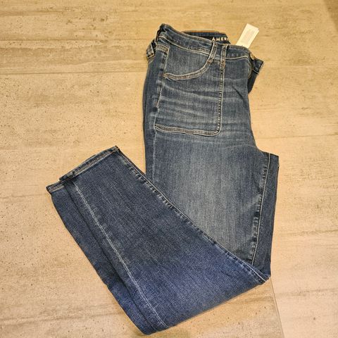 Ubrukt jeans fra American Eagle Outfitters