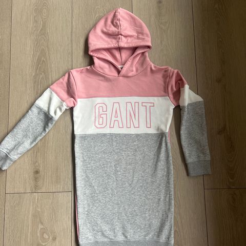 Gant -  block hoodie kjole- str 7-8 år (122-128) selges!