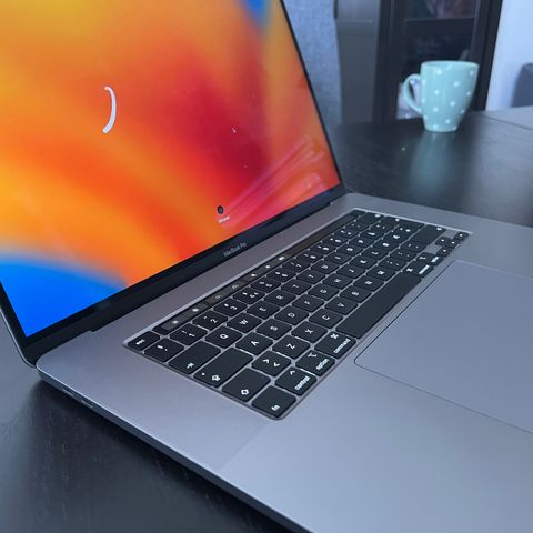 MacBook Pro (16-inch, 2019)