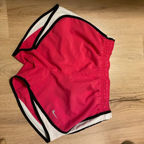 Nike shorts S