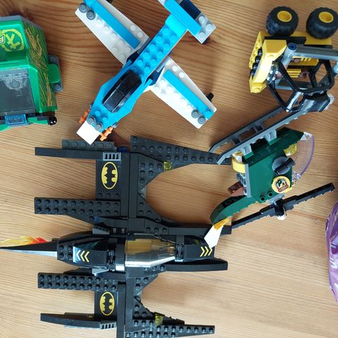 Lego, 150 kroner.