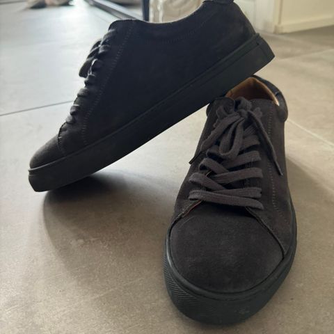 Myhrqvist oaxen monochrome dark grey suede sneakers