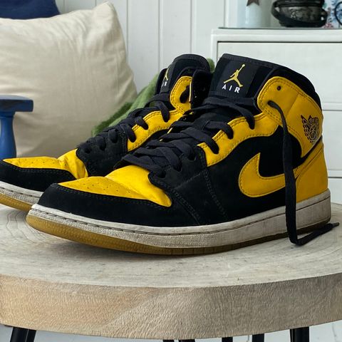 Jordan 1 mid(New Love)               str 45