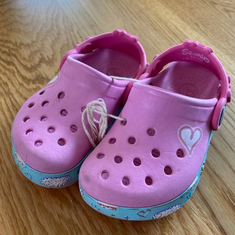 Hello Kitty Crocs str 23