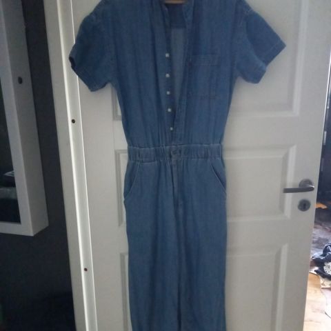 Levis jumpsuit/overall str xs ( S/M )