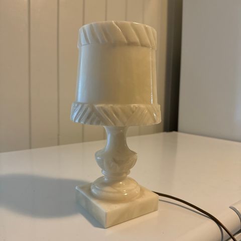 Marmor lampe hvit