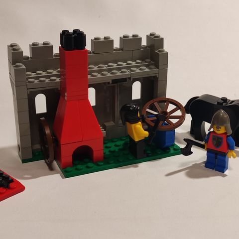 Blacksmith Shop (6040) fra Lego Castle.