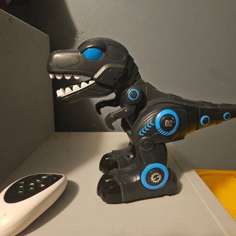 Dinosaur robot