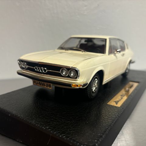 1:18 Audi 100 s coupe fra Anson selges