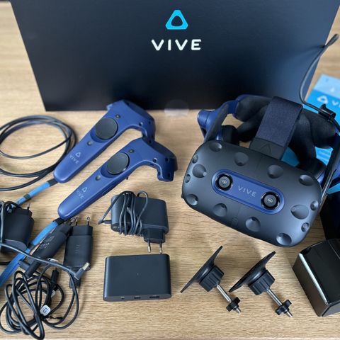 HTC Vive Pro 2 Full Kit VR Briller