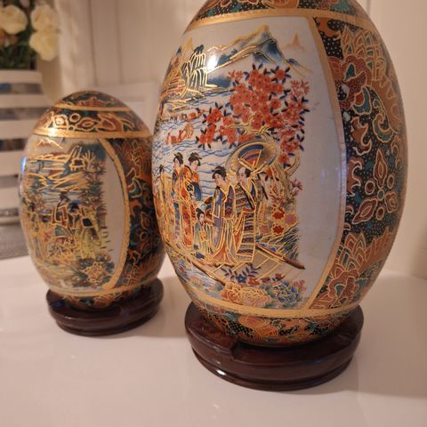 LARGE ORIENTAL PORCELAIN PAINTED EGG WITH WOOD STAND - 14" TALL X 12" DIAMETER