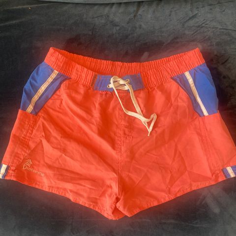 Stilige shorts størrelse 35/36 / 5/6 Pent og lite brukt