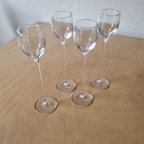 4 stk Hadeland drammeglass med lang stett til salgs