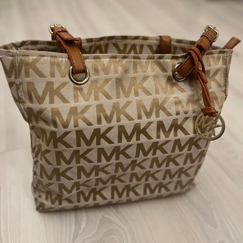 Michael Kors veske stor