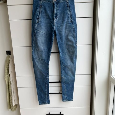 Five units jolie jeans