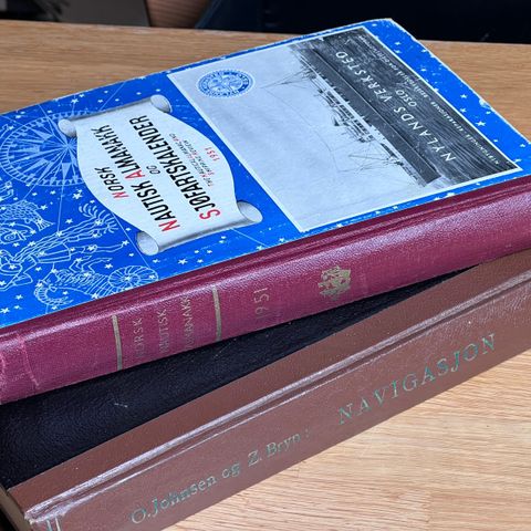 1951 Nautisk almanakk og lærebok i navigasjon