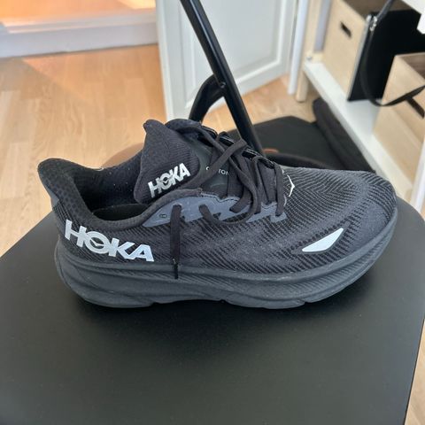 HOKA str 42