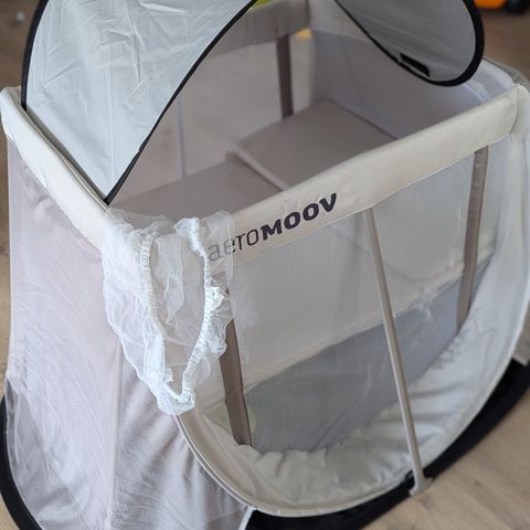 AeroMoov Pop-up Reiseseng med tilbehør!