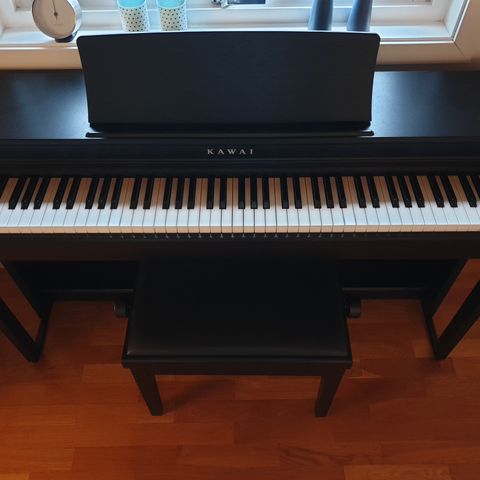 Knapt brukt, Kawai elektrisk piano CN 29