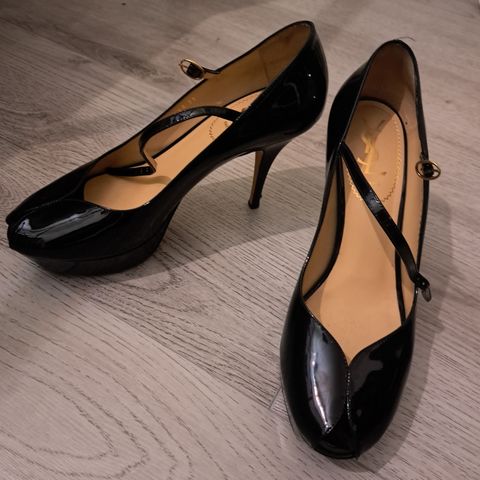 Yves saint laurent pumps