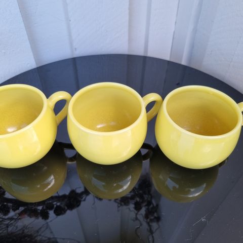 3 gule krus fra Höganäs Keramik