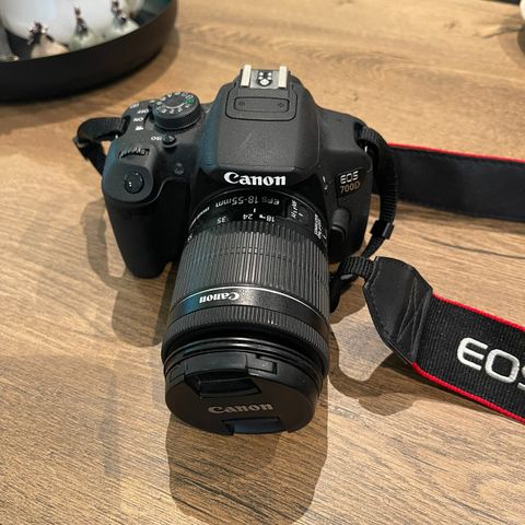 Canon EOS 700D