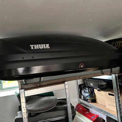 Thule pacific 100 takboks med takrails selges