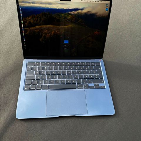 9mnd gammel MacBook M2 Air 13" 8GB/512GB Midnatt/Midnight