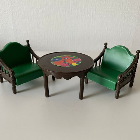 Vintage dukkehus møbler grønne stoler bord og skap