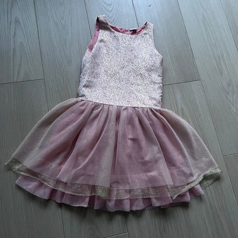 Nydelig rosa kjole str 140-146