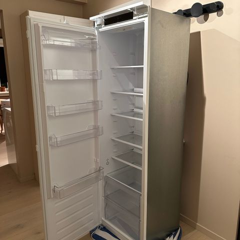 Ikea Frysa integrert kjøleskap