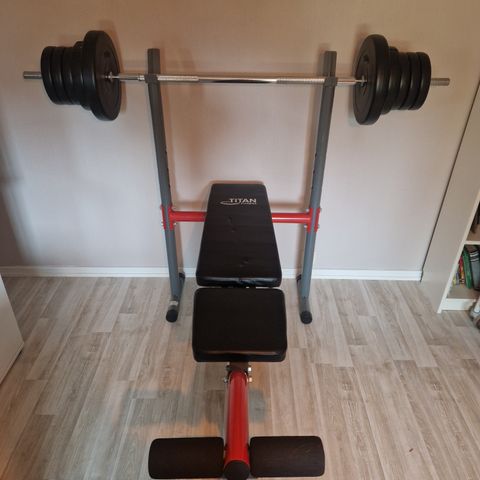 Titan fitness treningsbenk og vekter