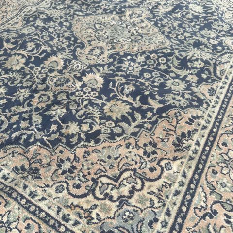 Nydelig persisk teppe
