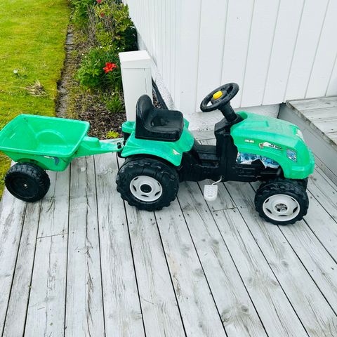 Tråtraktor med tilhenger