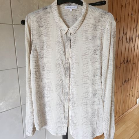 Silke blouse med reptil print