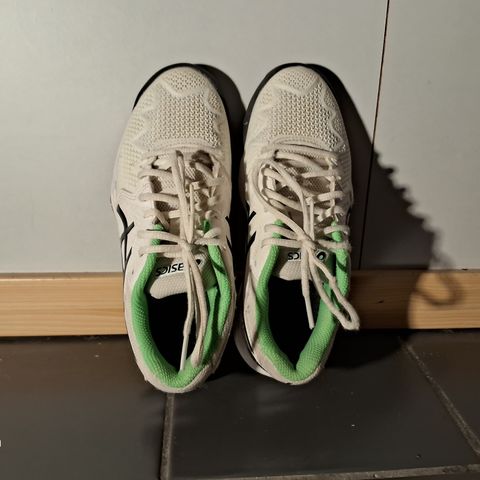 Tennis sko til barn, størrelse EUR 33.5