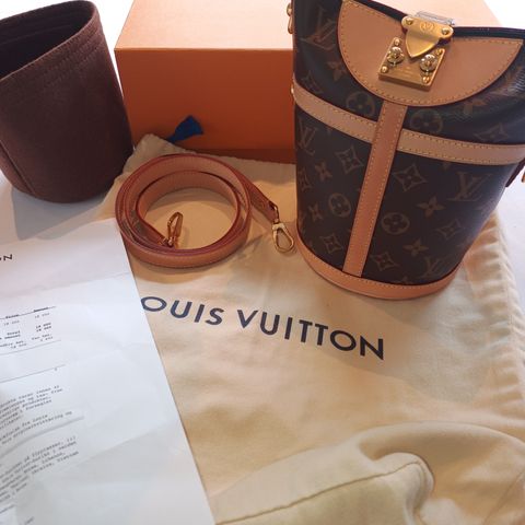 LOUIS VUITTON DUFFLE BAG (2020, Oslo)