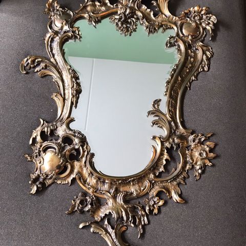 Nydelig rokokko-speil