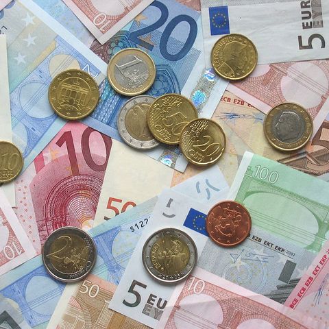Kjøper euro-sedler