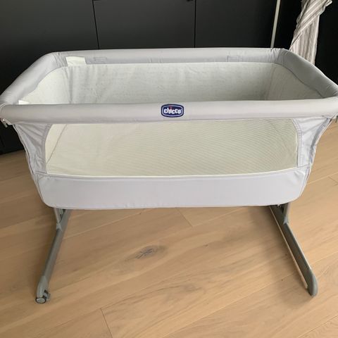 Chicco Next2Me Bedside Crib Seng