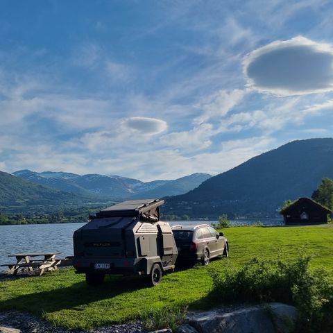 Råtøff offroad friluftscamper til leie