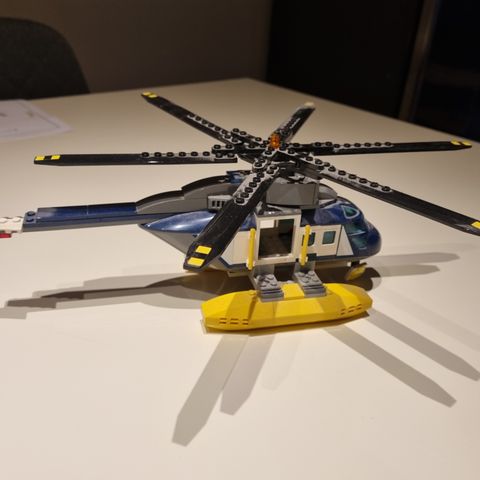 Lego politi helikopter