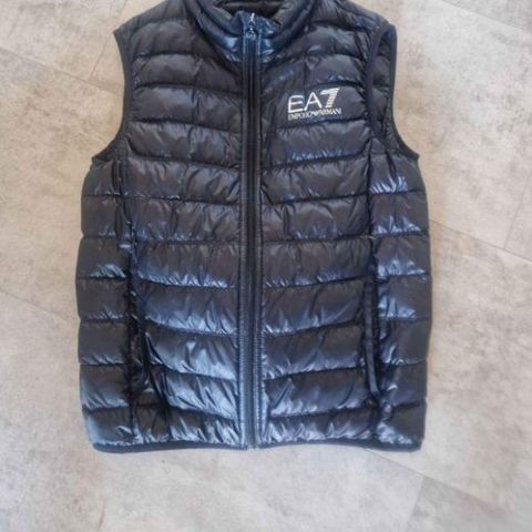 EA7 vest