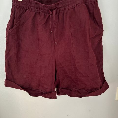 Ilse Jacobsen  shorts i 100% lin str 40, burgunderrød farge, ikke brukt