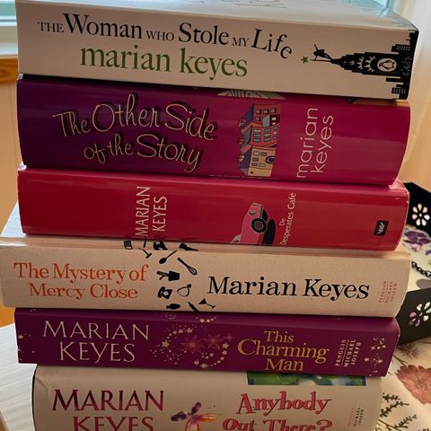 Diverse bøker av Marian Keyes