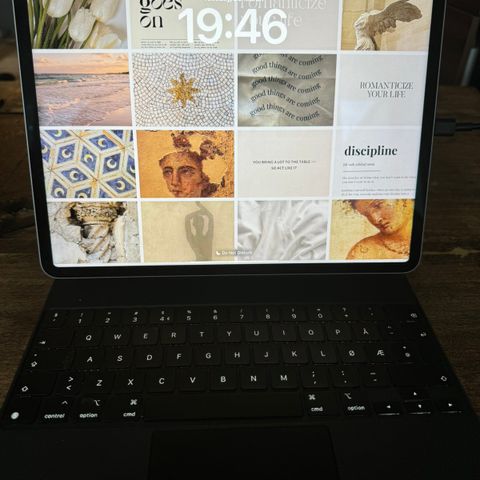 iPad Pro 12.9 6. Gen med tilbehør
