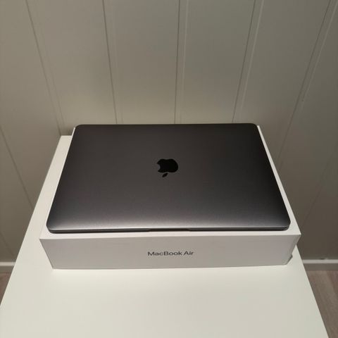 Pent brukt MacBook Air M1 (2020-modell) til salgs