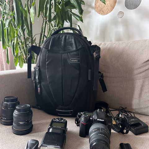 Nikon D7000, 3 objektiver og annet tilbehør