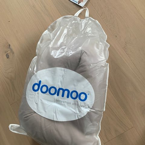 Amme- og graviditetspute fra Doomoo