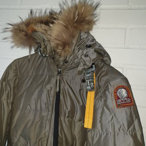 PARAJUMPERS  long bear Jakke . Oliven grønn